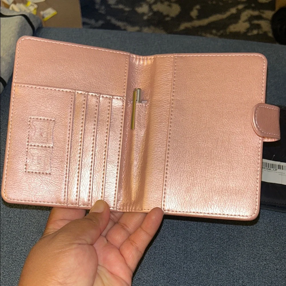 NWT Rose Pink Travel Passport Holder W/Rfid - Picture 3 of 10
